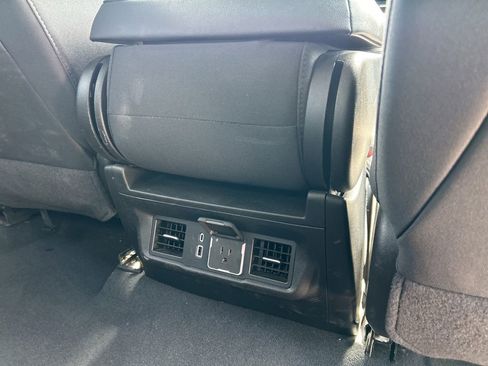 Used 2025 Chevrolet Silverado 2500 LT w/ Convenience Package AWD/4WD image 42