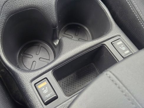 Used 2019 Nissan Rogue SV image 29