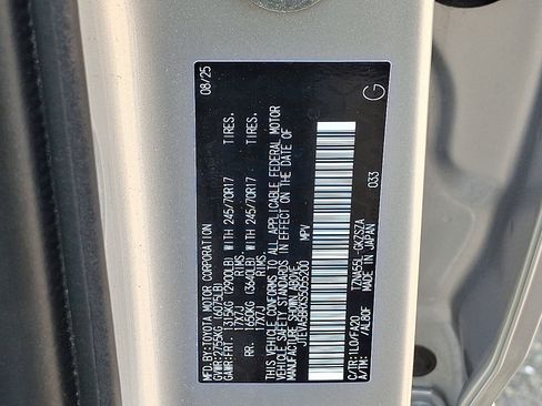Used 2025 Toyota 4Runner SR5 AWD/4WD image 27