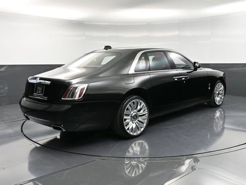 Used 2025 Rolls-Royce Ghost image 8
