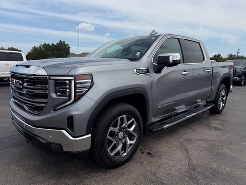 Used 2023 GMC Sierra 1500 SLT w/ SLT Premium Plus Package AWD/4WD image 3