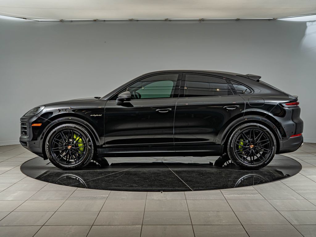 Certified 2025 Porsche Cayenne E-Hybrid Coupe AWD/4WD image 2