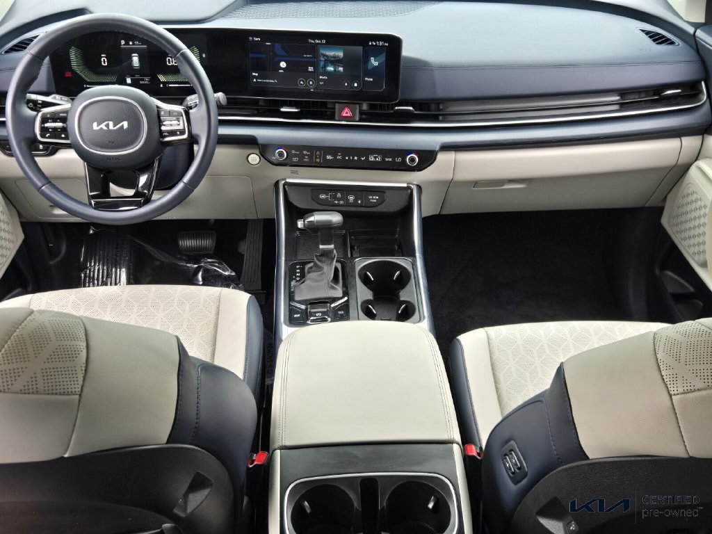 Certified 2025 Kia Carnival EX FWD image 12