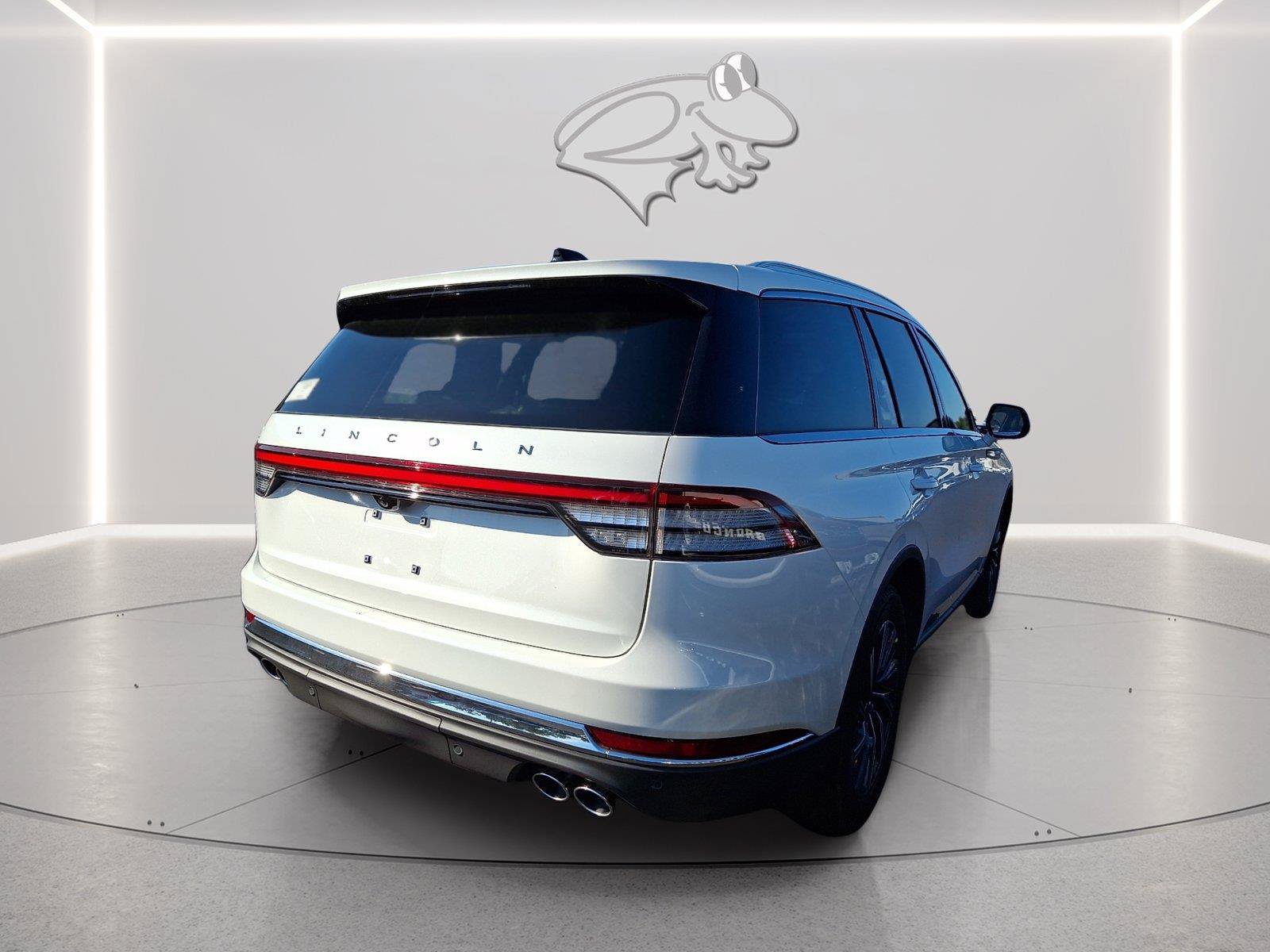 New 2027 Lincoln Aviator AWD image 3