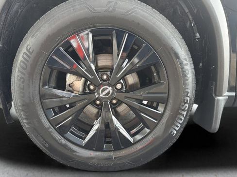 Used 2023 Nissan Rogue SV image 27