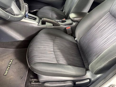 Used 2019 Nissan Sentra SV FWD image 11
