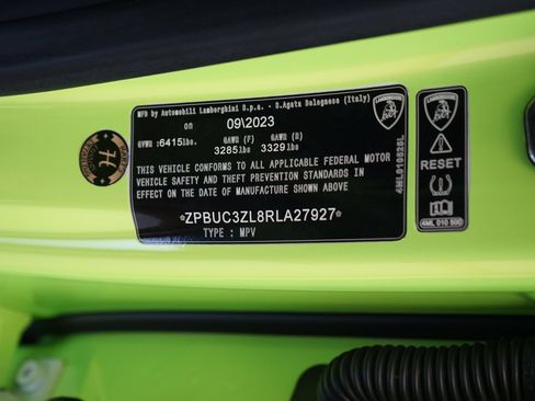 Used 2024 Lamborghini Urus Performante AWD/4WD image 51