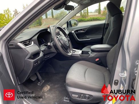 Used 2024 Toyota RAV4 XLE AWD/4WD image 32