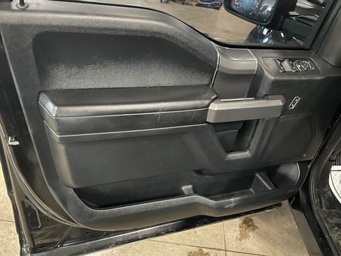 Used 2015 Ford F150 XLT w/ Equipment Group 302A Luxury image 22