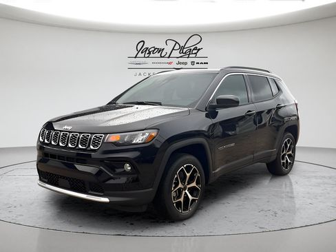 Used 2026 Jeep Compass Limited w/ Sun, Sound & Navigation Group AWD/4WD image 7