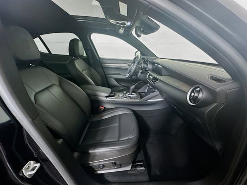 Used 2022 Alfa Romeo Stelvio Ti image 34