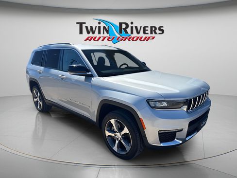 Used 2023 Jeep Grand Cherokee L Limited AWD/4WD image 6
