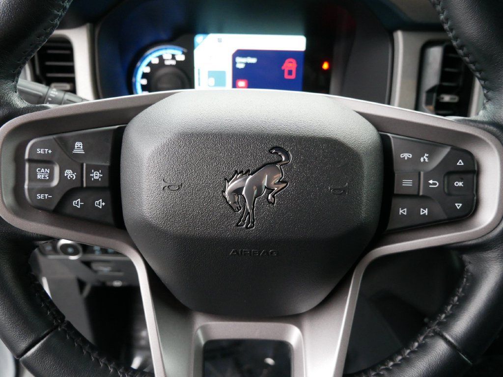 Used 2024 Ford Bronco Outer Banks w/ Sasquatch Package AWD/4WD image 18