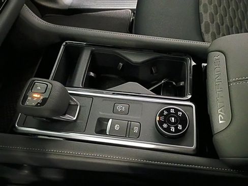 New 2025 Nissan Pathfinder SV image 19