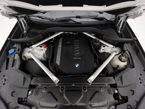 Used 2021 BMW X5 xDrive40i w/ M Sport Package image 25