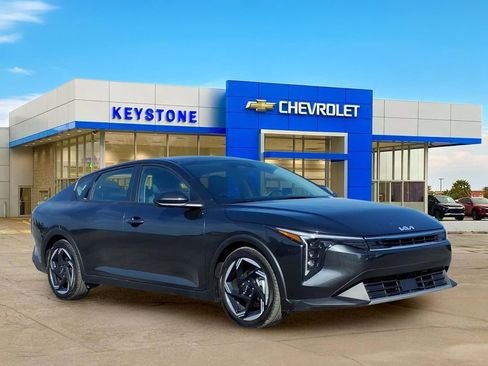 Used 2025 Kia K4 EX FWD image 1