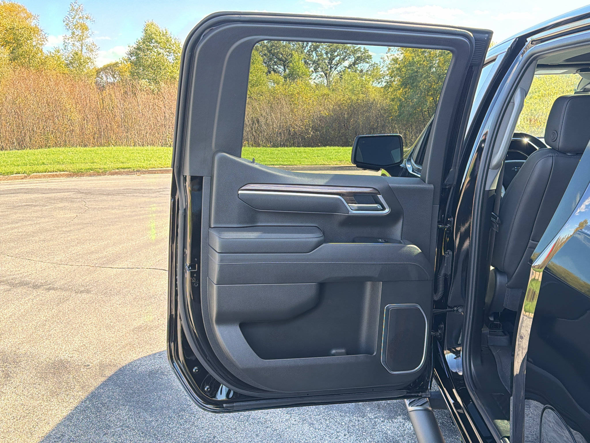 Used 2026 Chevrolet Silverado 1500 RST w/ Redline Edition AWD/4WD image 34
