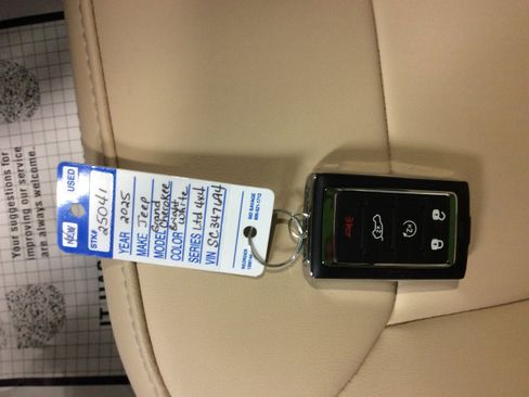 New 2025 Jeep Grand Cherokee Limited w/ Trailer Tow Package image 40