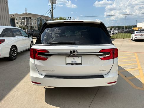 Used 2024 Honda Odyssey Elite image 7