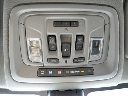 Used 2022 Chevrolet Silverado 1500 LTZ w/ LTZ Premium Package image 20