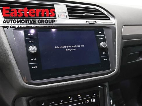 Used 2024 Volkswagen Tiguan SE FWD image 17