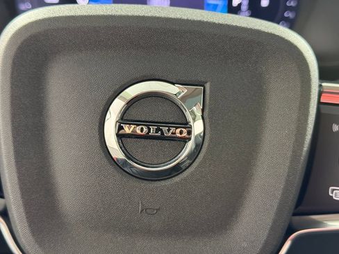Used 2024 Volvo XC40 B5 Core AWD/4WD image 31