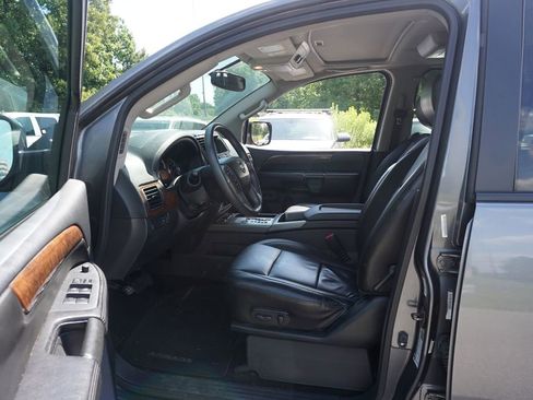 Used 2014 Nissan Armada SL w/ Moonroof Package AWD/4WD image 2