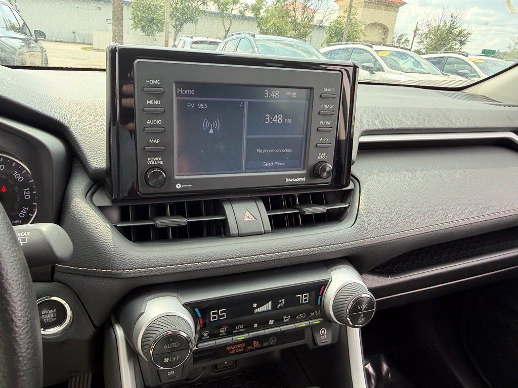 Used 2022 Toyota RAV4 XLE w/ Convenience Package FWD image 28