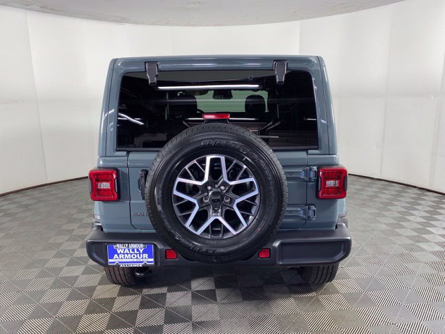 Used 2026 Jeep Wrangler Unlimited Sahara AWD/4WD image 9