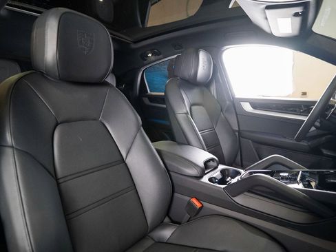 New 2026 Porsche Cayenne S image 18