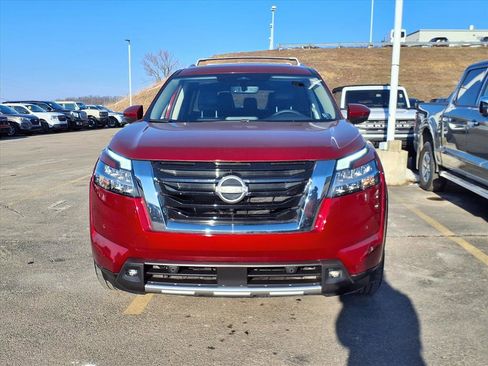 Used 2023 Nissan Pathfinder SL image 6