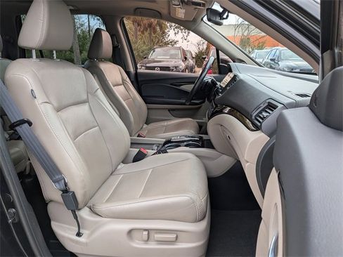 Used 2019 Honda Pilot Elite image 18