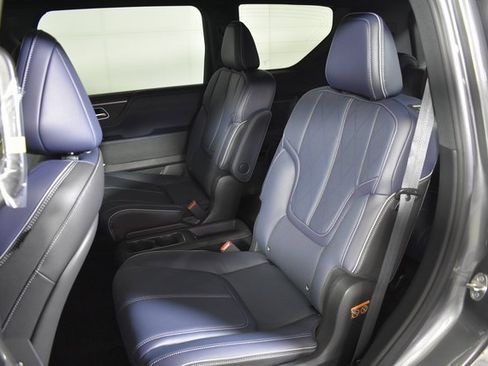 New 2026 INFINITI QX80 4WD image 12