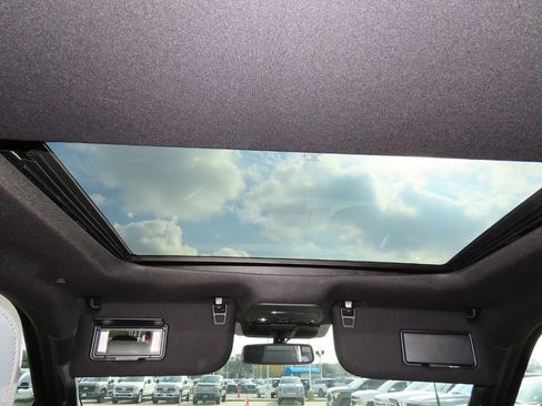 Certified 2025 Ford F150 Lightning Lariat image 25