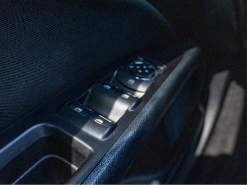 Used 2017 Ford Fusion SE w/ Equipment Group 201A FWD image 29
