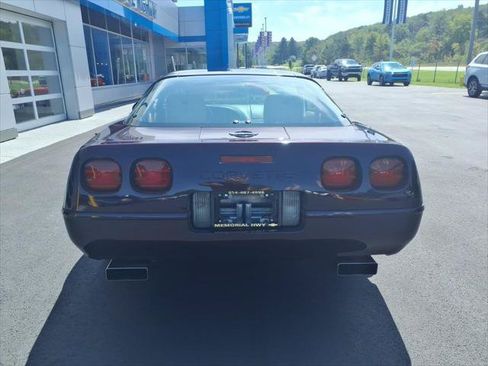 Used 1992 Chevrolet Corvette Coupe RWD image 6