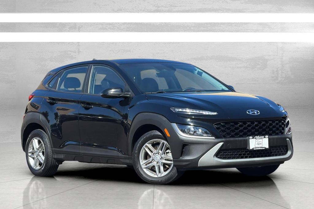 Used 2023 Hyundai Kona SE w/ Cargo Package AWD/4WD image 2