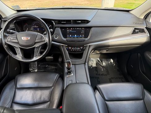 Used 2019 Cadillac XT5 Premium Luxury image 16