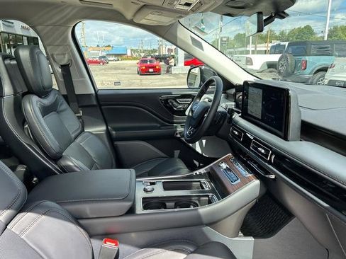 Used 2025 Lincoln Aviator Reserve w/ Luxury Package image 30
