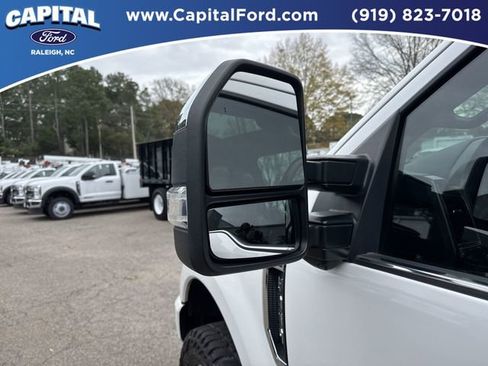 Used 2022 Ford F350 Platinum w/ FX4 Off-Road Package image 12