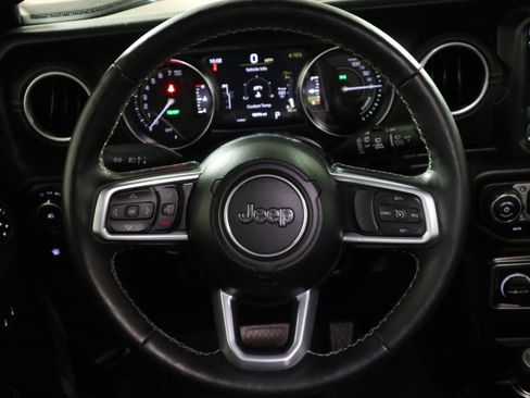 Used 2021 Jeep Wrangler Unlimited Sahara w/ Cold Weather Group AWD/4WD image 17