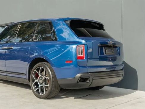 Used 2021 Rolls-Royce Cullinan Black Badge image 20