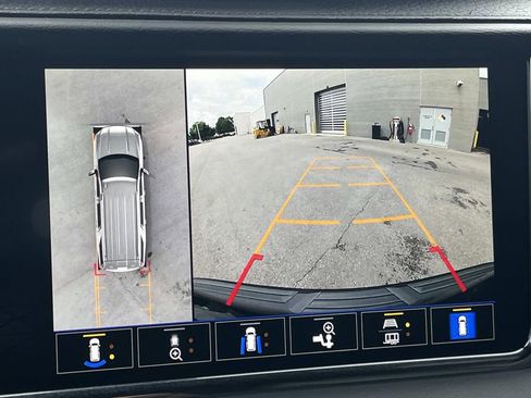 Used 2022 GMC Yukon Denali w/ Denali Ultimate Package AWD/4WD image 36