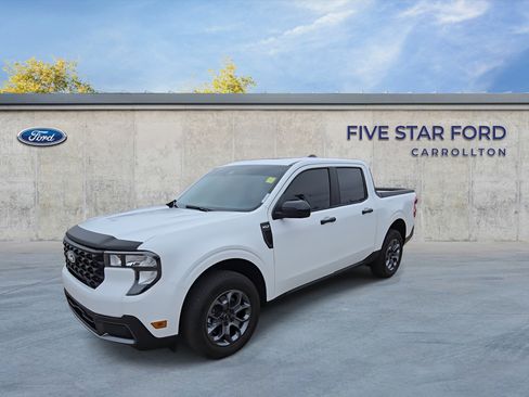 Certified 2025 Ford Maverick XLT w/ XLT Luxury Package image 4