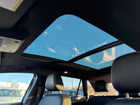 New 2025 Volkswagen Atlas Cross Sport SE image 23