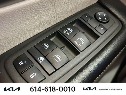 Used 2022 Chrysler Pacifica Touring-L image 26