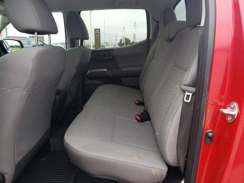 Used 2020 Toyota Tacoma SR5 AWD/4WD image 12