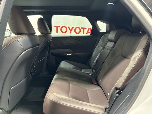 Used 2025 Lexus RX 450h AWD w/ Convenience Package image 18