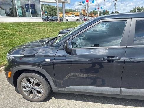 Used 2024 Kia Seltos LX AWD/4WD image 3