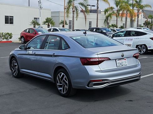 Used 2022 Volkswagen Jetta SEL image 8